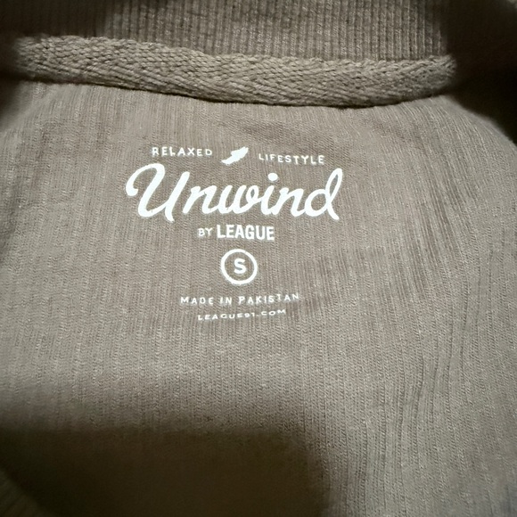 Georgia Bulldogs Corded Cropped Sweatshirt, Small - Picture 3 of 4